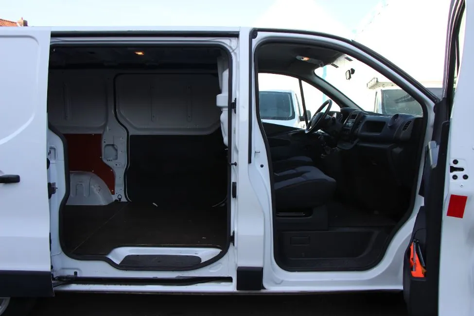 Opel Vivaro 1.6 Cdti Airco 43000km EU6 Warranty Image 11