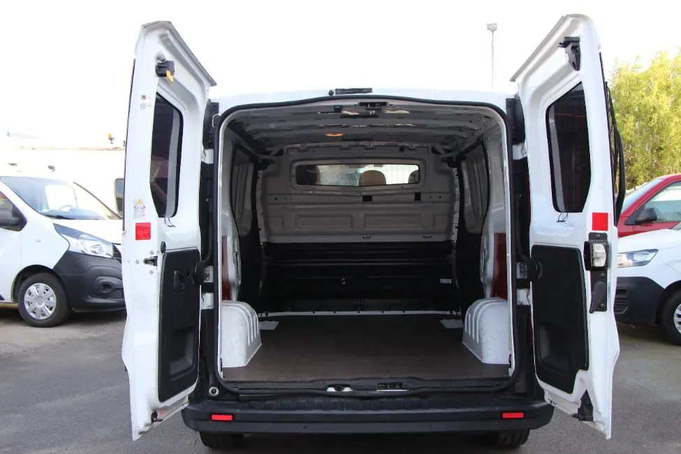 Opel Vivaro 1.6 Cdti Airco 43000km EU6 Warranty Image 12